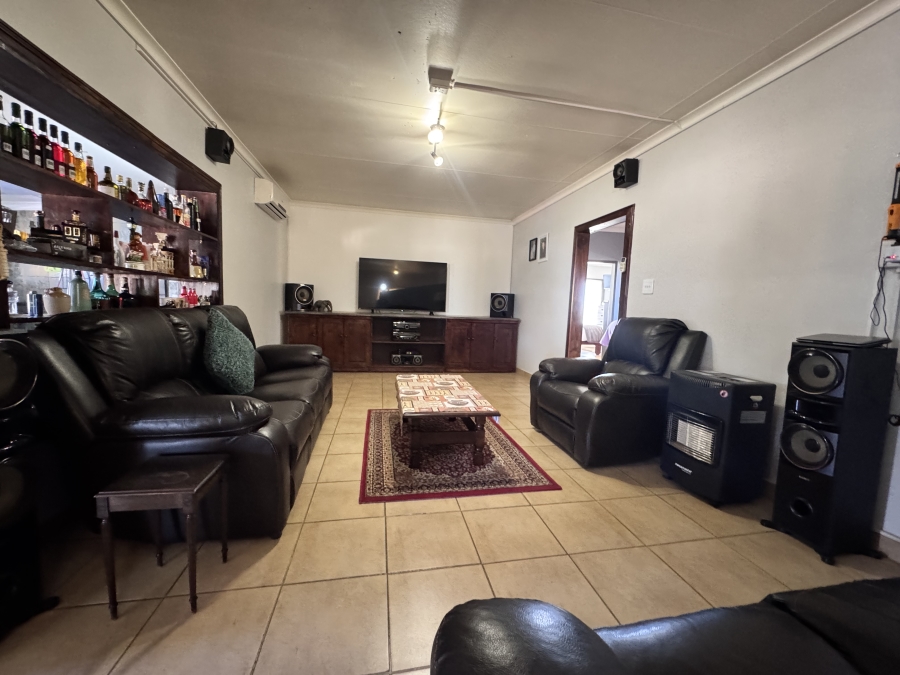 8 Bedroom Property for Sale in Meiringspark North West